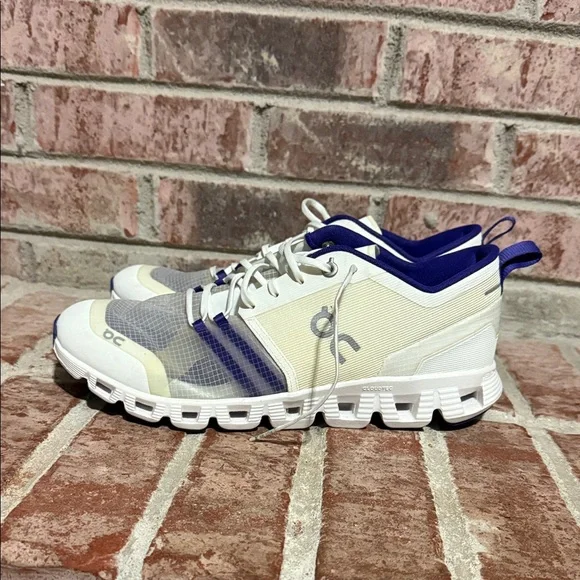 Mens On Cloud Versa lifestyle Running White and Purple Athletic Shoes size 8.5 - Picture 3 of 14